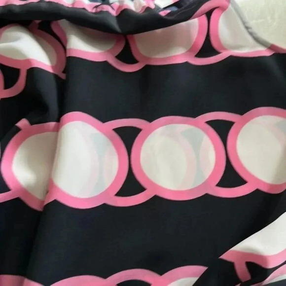 Crown & Ivy Pink Geometric Shift Dress 
Size 4P 
 Black Pink Retro Mod Print - Picture 4 of 4